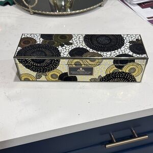 Voluspa Black and Gold Velvet Holiday Gift Set